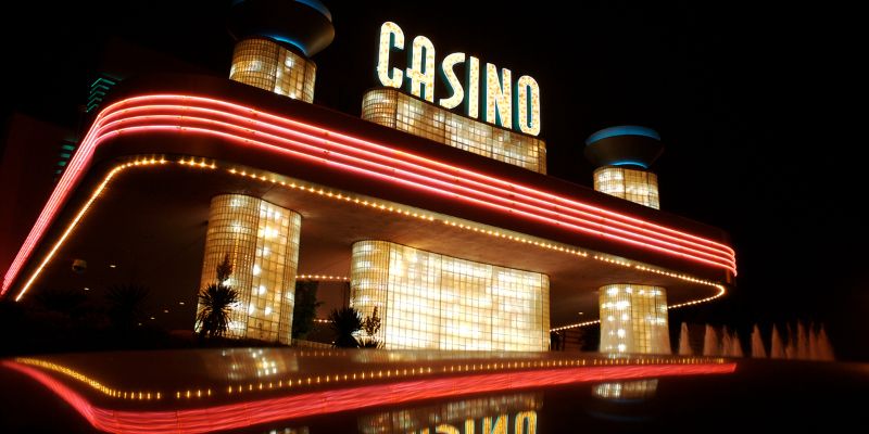 Vì sao nên tải app J88 để chơi casino